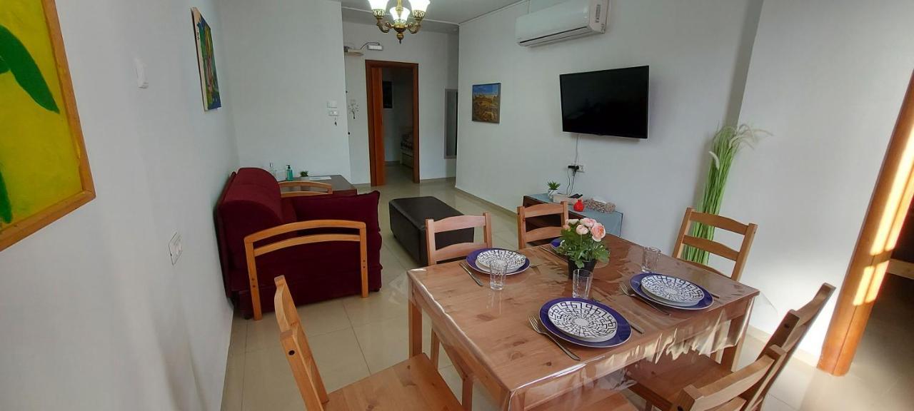 Adi'S Apartment - Тиверіада Екстер'єр фото