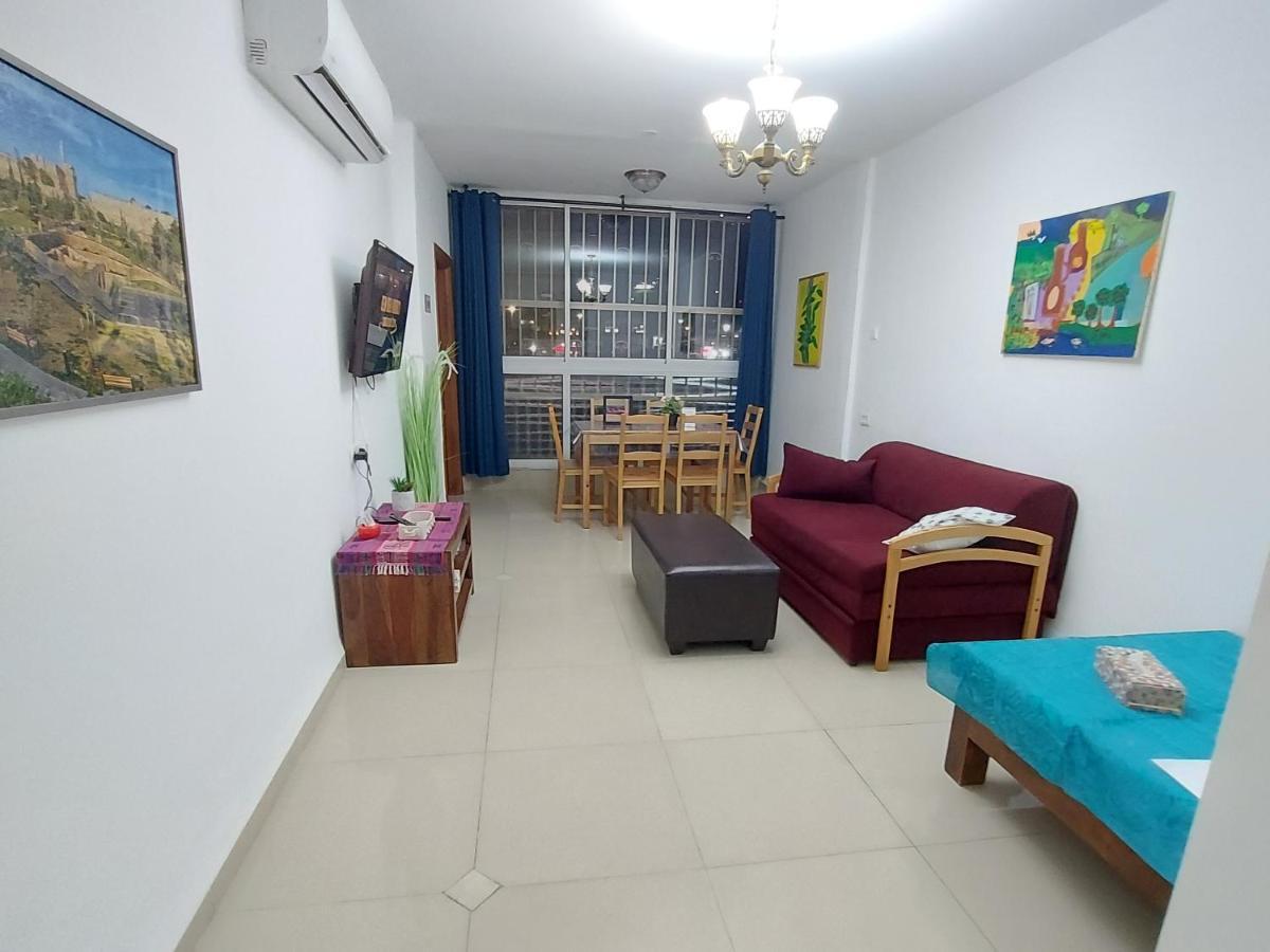 Adi'S Apartment - Тиверіада Екстер'єр фото